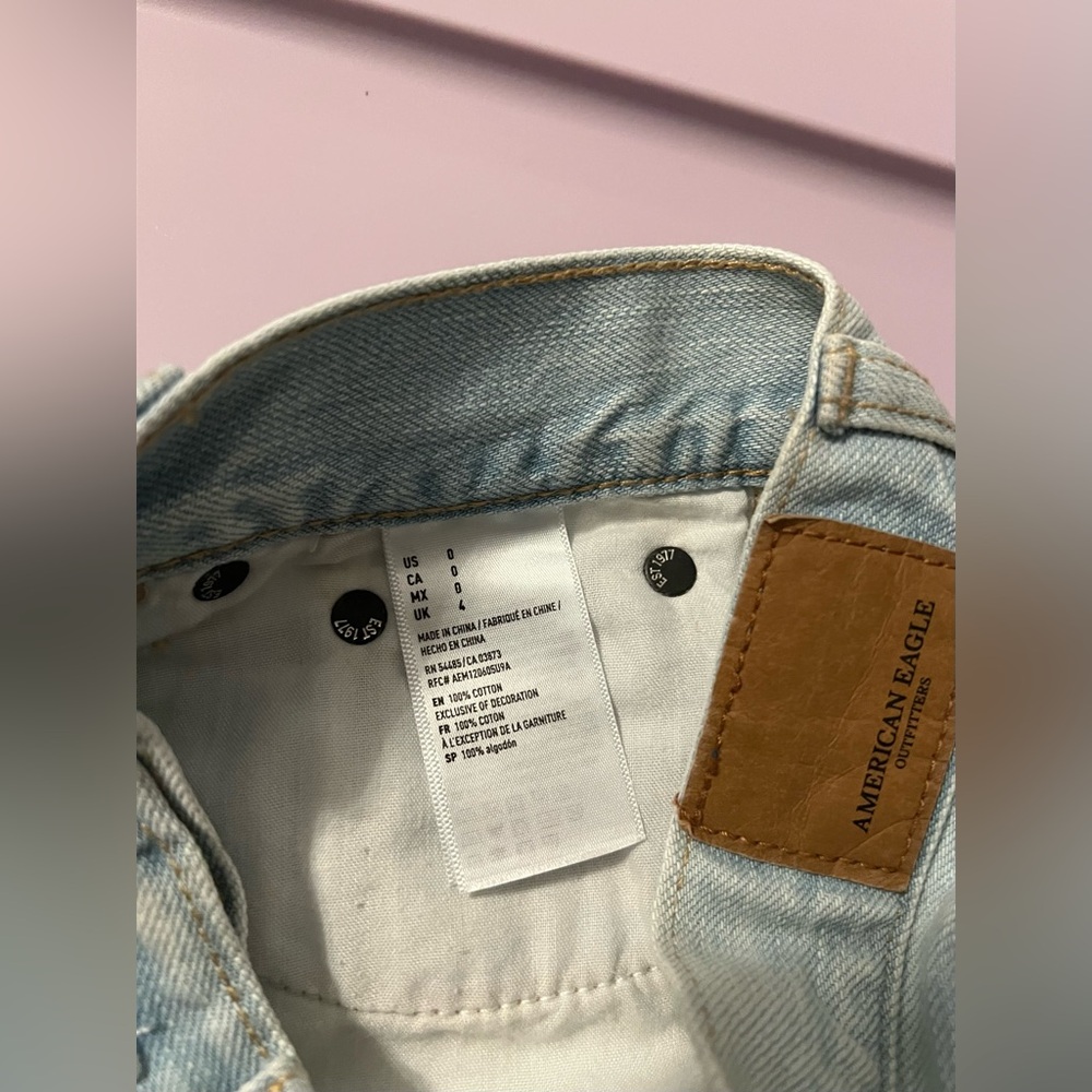 American Eagle Mom Shorts - Picture 6 of 6